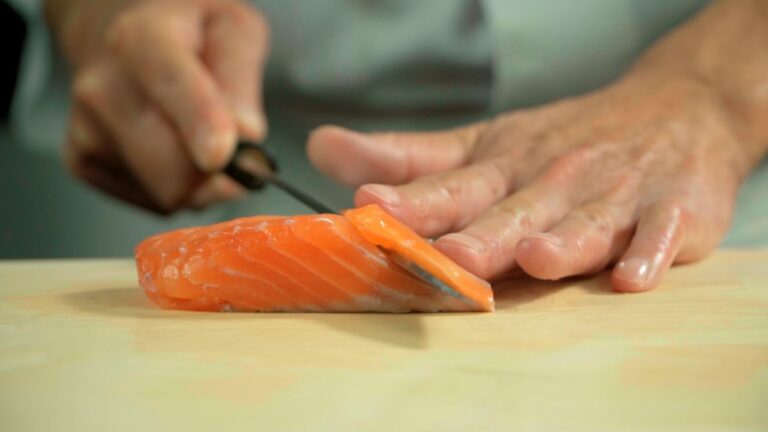 How to Cut Salmon Sushi